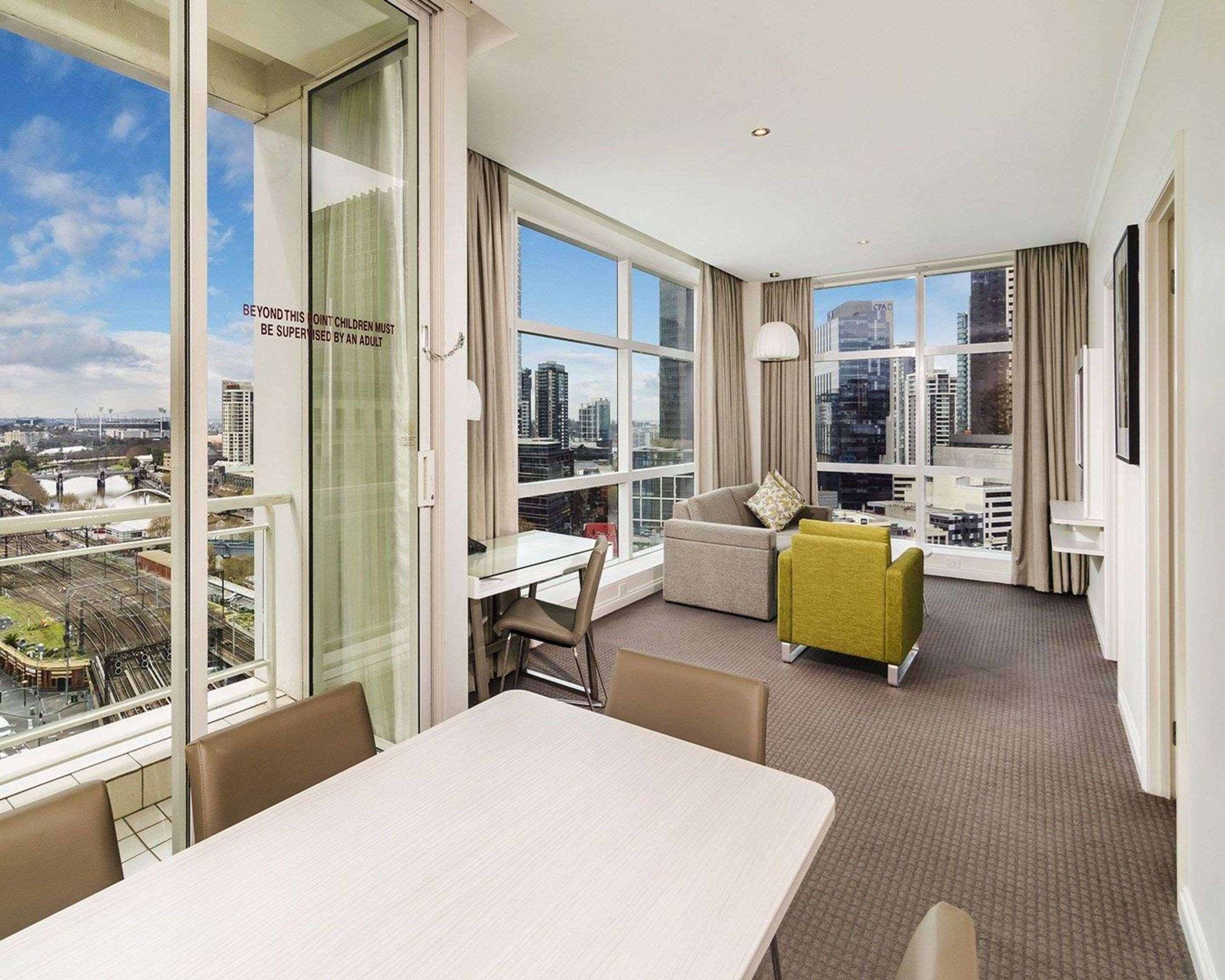 Clarion Suites Gateway Melbourne Exteriör bild