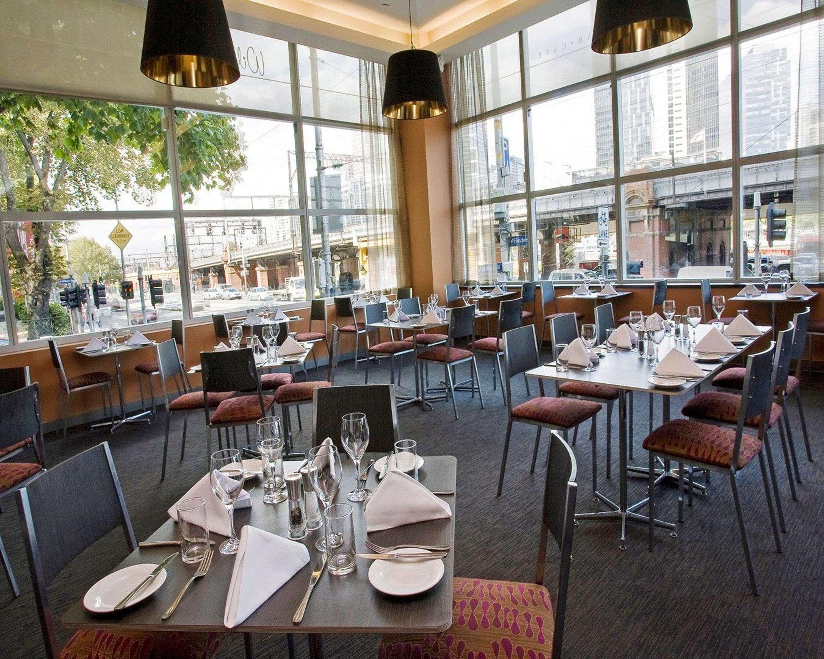 Clarion Suites Gateway Melbourne Exteriör bild