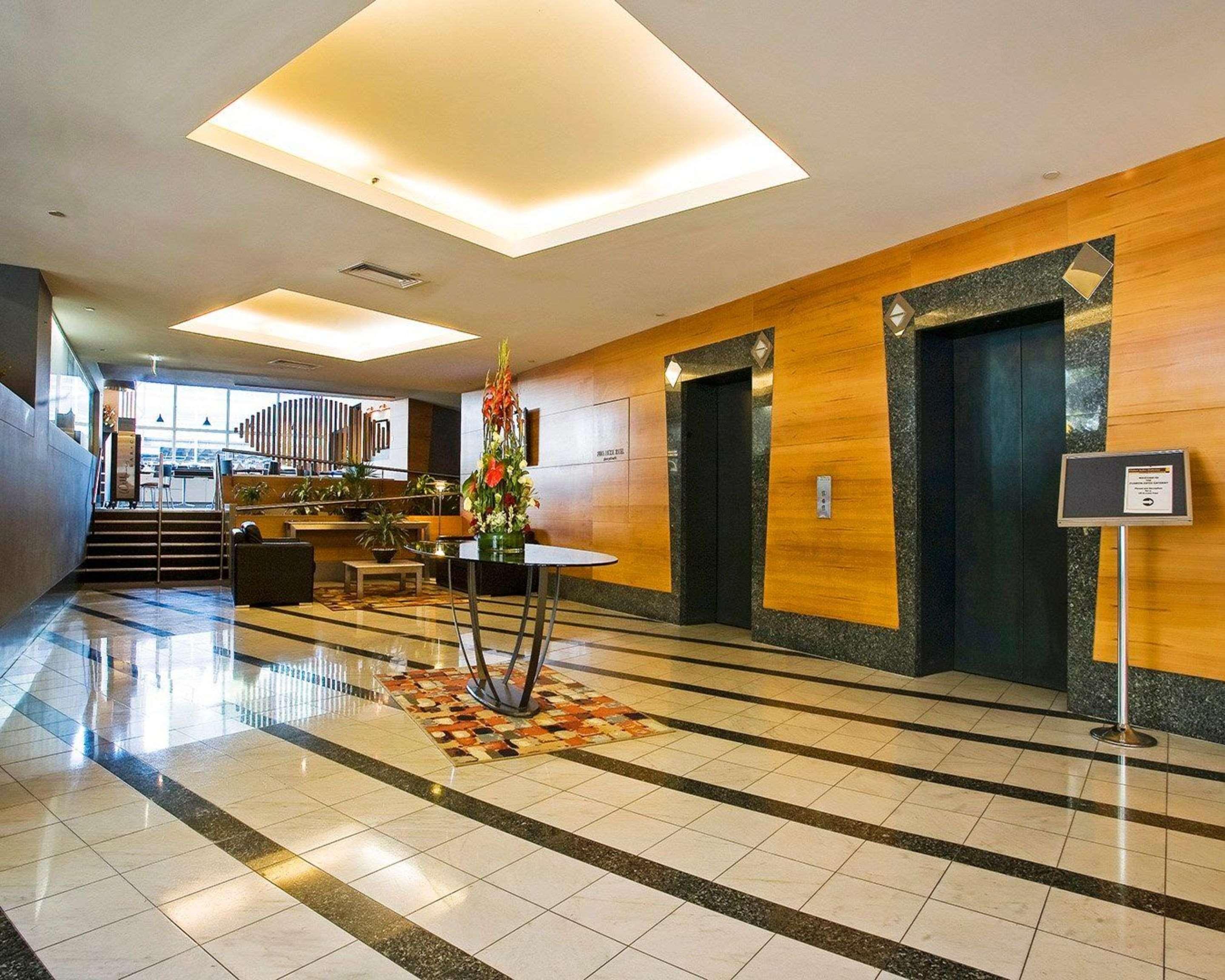 Clarion Suites Gateway Melbourne Exteriör bild
